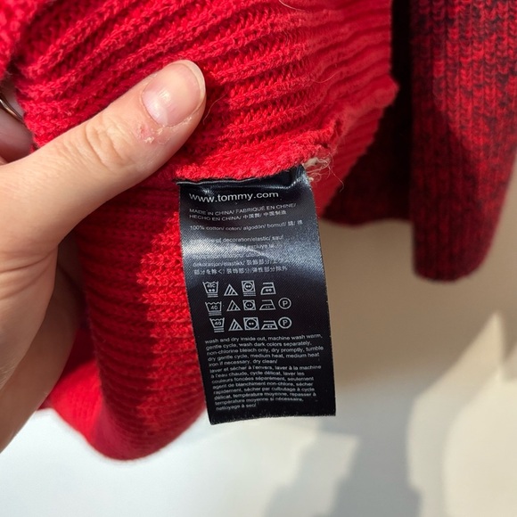 🎉4/30$🎉 Tommy Hilfiger Colorblock Knit Sweater – Medium 🔵 - Picture 4 of 5